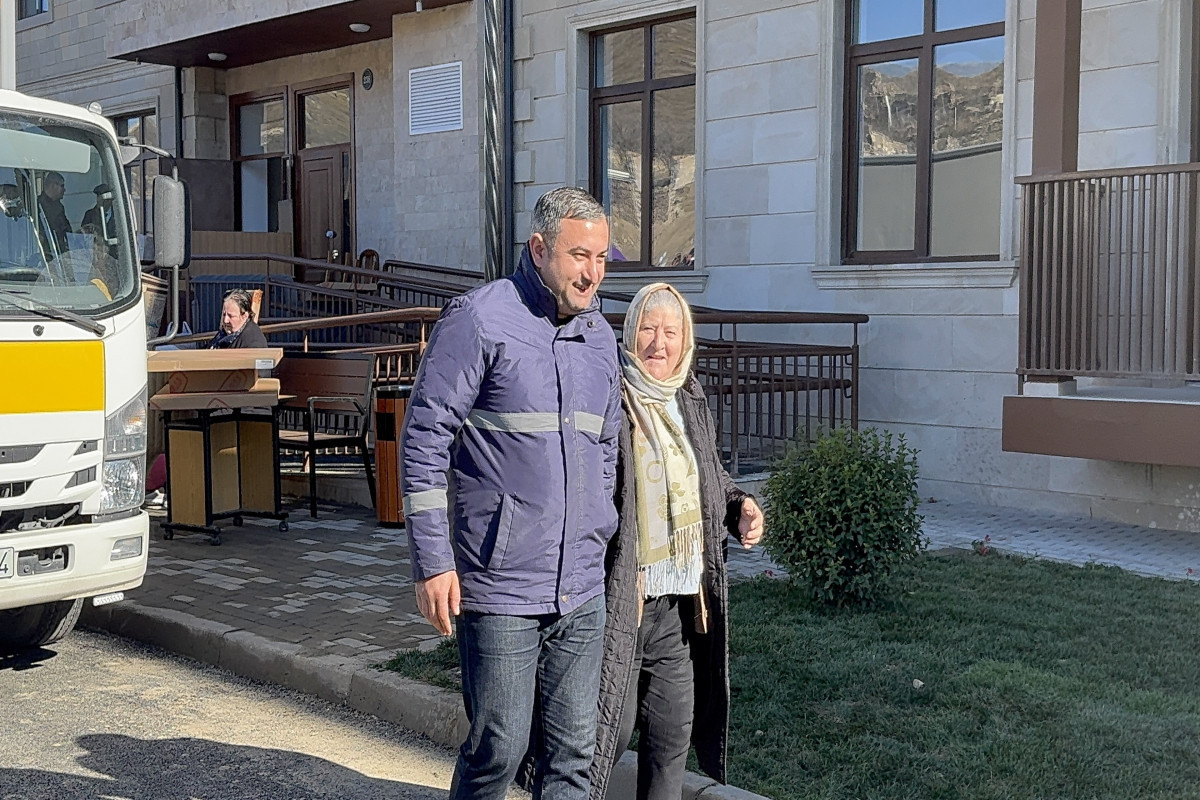 Еще 40 семьям, переселившимся в город Джабраил, вручены ключи от квартир -ОБНОВЛЕНО