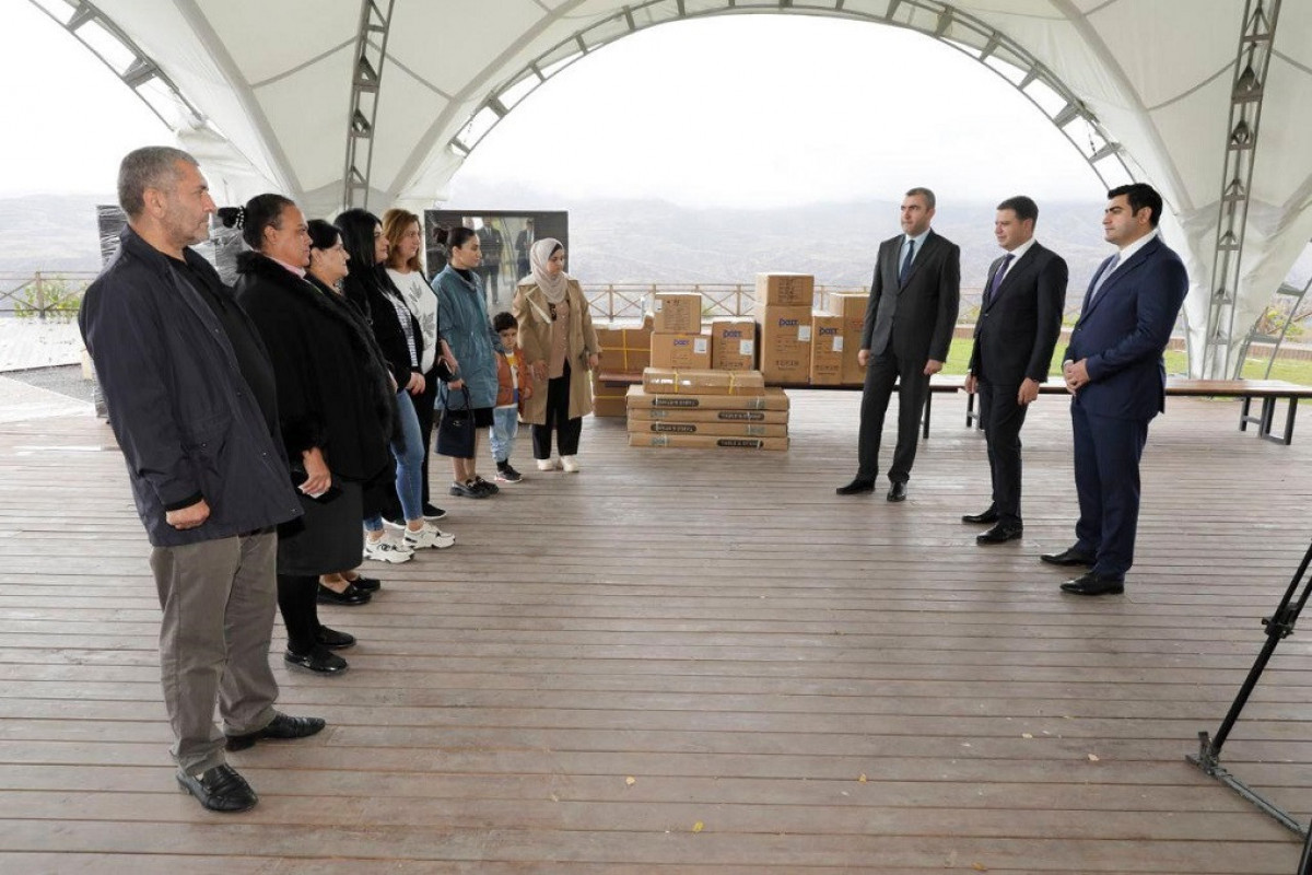 Еще одной группе жителей Лачина и Агалы предоставлены активы в рамках программы самозанятости