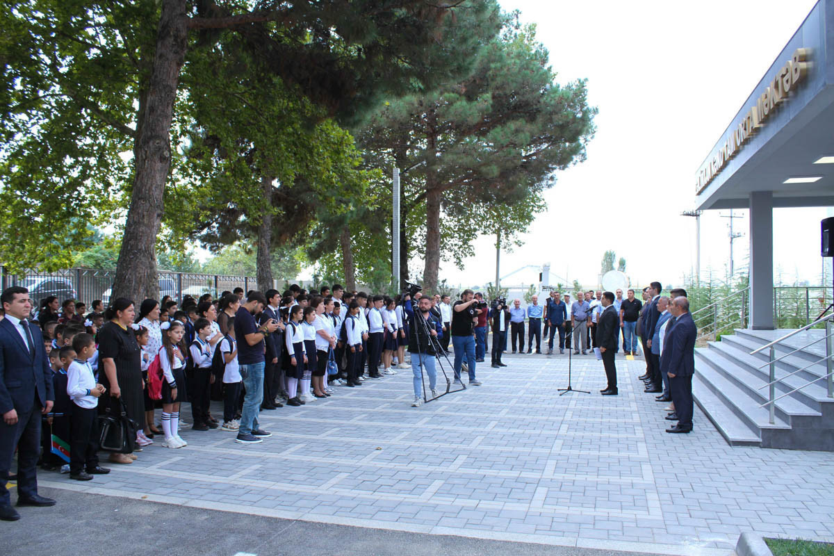 Фонд Гейдара Алиева построил в селе Зелимхан Агстафинского района новое здание школы-ФОТО