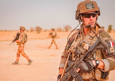 Франция выводит свои сухопутные войска из Чада