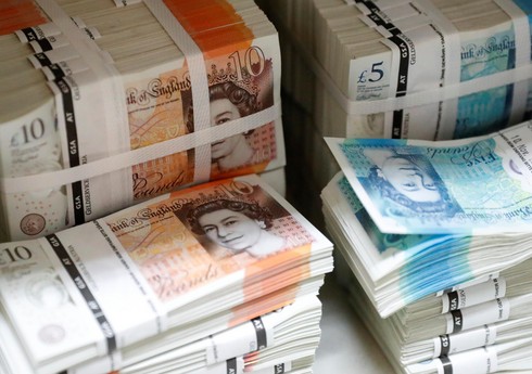 Фунт снизился к доллару перед выходом статистики инфляции в Великобритании