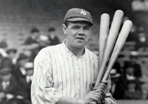 Футболка бейсболиста Бейба Рута стала самым дорогим спортивным лотом на аукционах