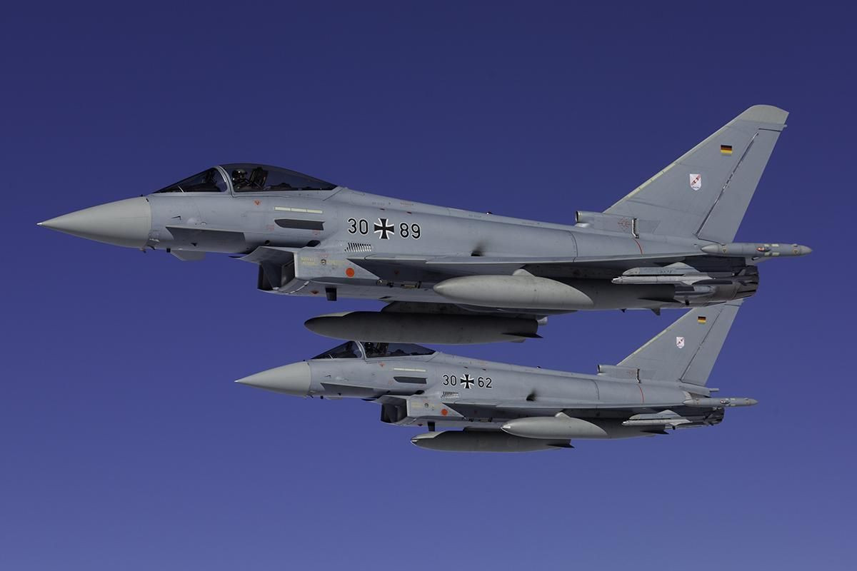 Германия направила истребители 'Eurofighter' на территорию Польши