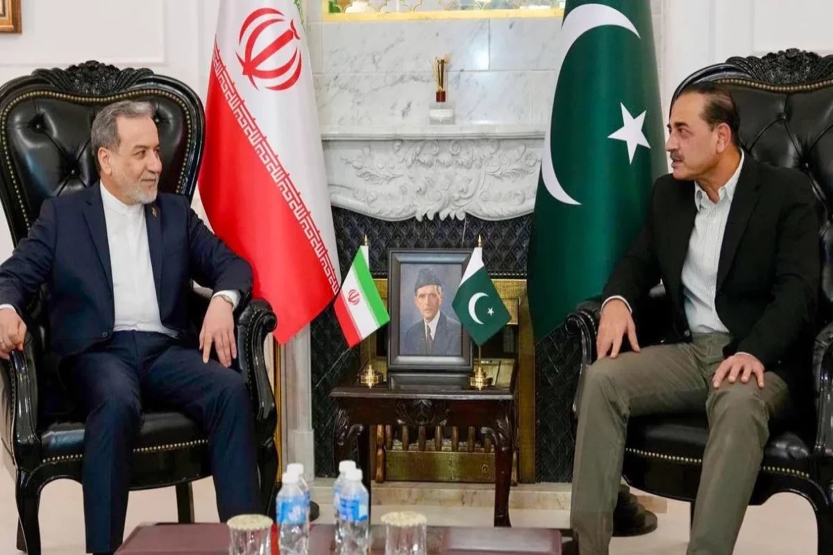 Глава МИД Ирана представил Пакистану требования