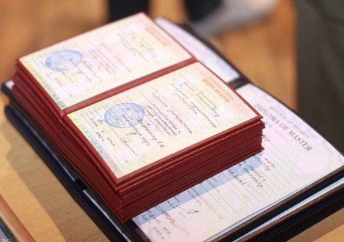 Госагентство отказалось признавать дипломы более 50 выпускников зарубежных вузов в марте