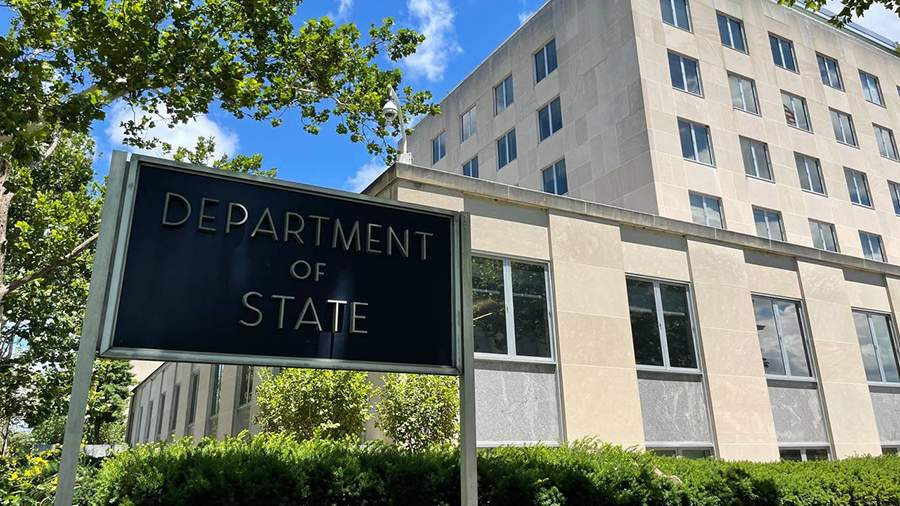 Госдеп: США считают нелепыми требования Ирана о выплате компенсации