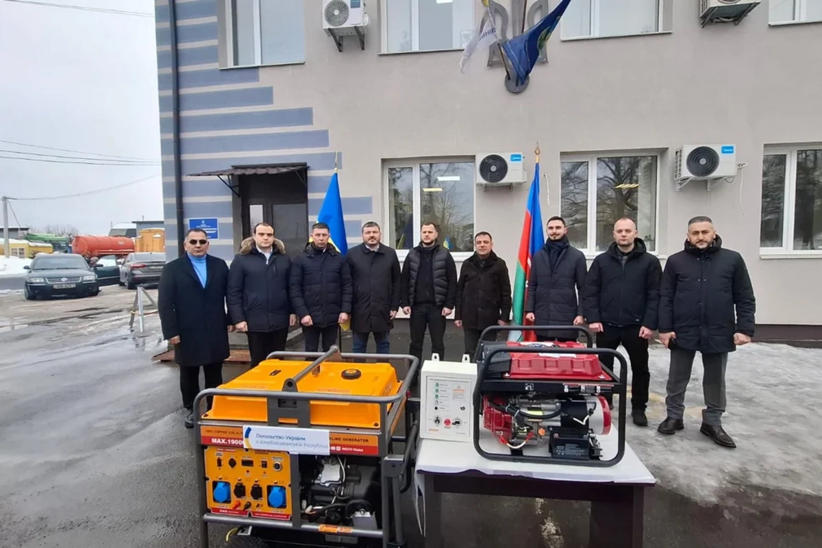 Гумпомощь, направленная Азербайджаном Украине, передана по назначению