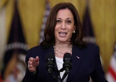 Харрис настаивает на еще одних дебатах с Трампом "ради избирателей"