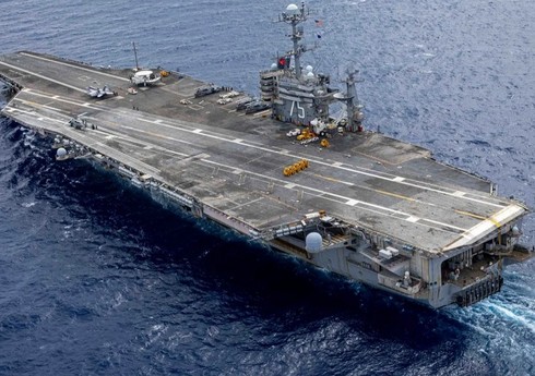 Хуситы за сутки трижды атаковали авианосец США Harry Truman