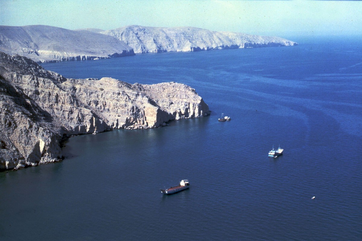 Иран призвал идущие через Ормуз суда следовать законам военного времени