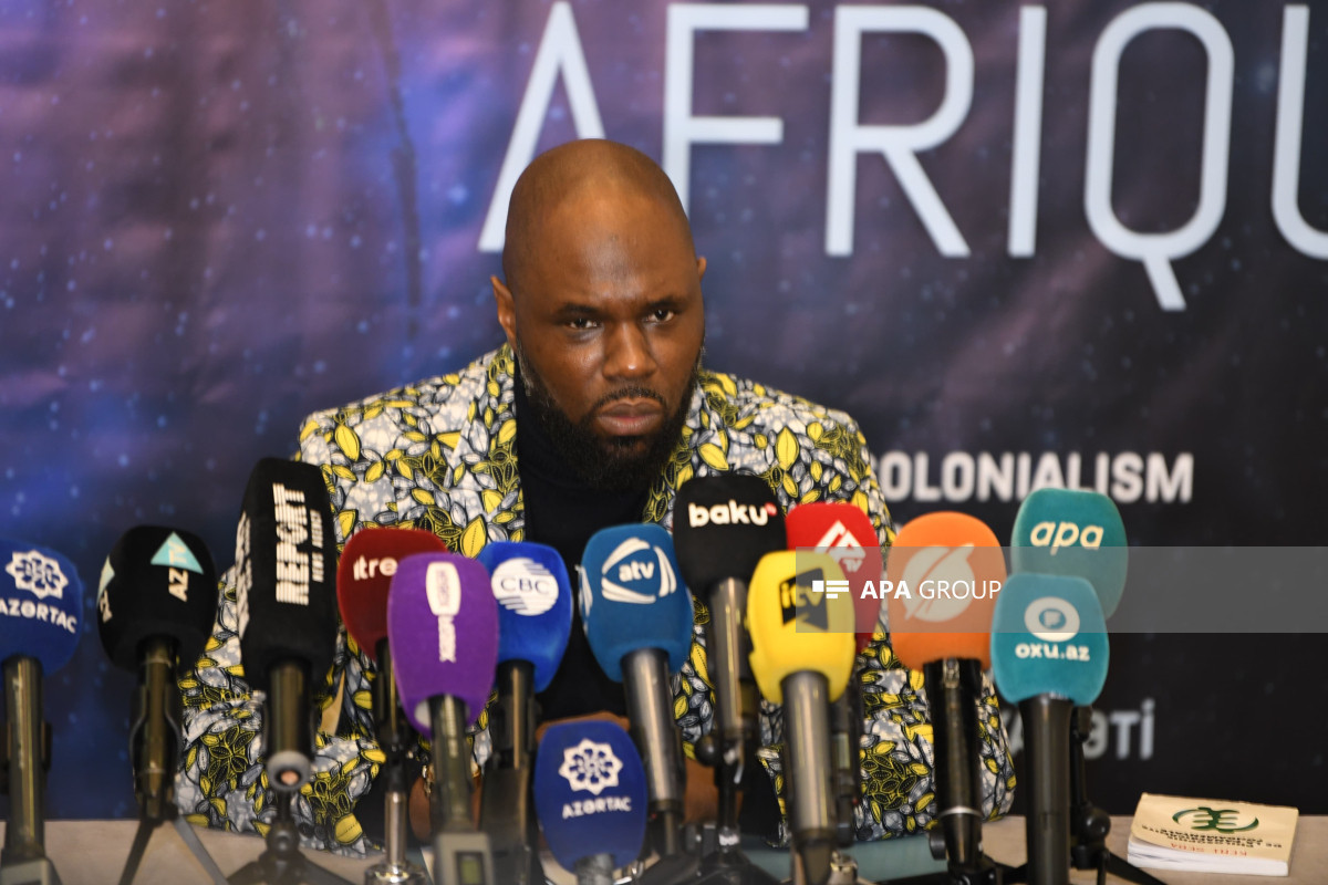 Известный активист: Франция проводит новую колониальную политику