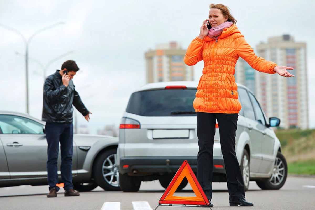 Как водителям следует действовать в аварийной ситуации?