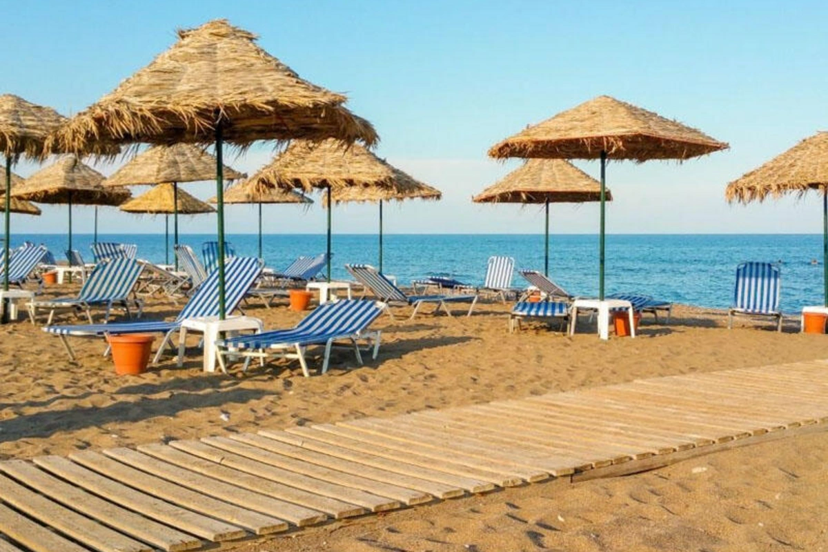 Какая температура воды ждет отдыхающих на бакинских пляжах?