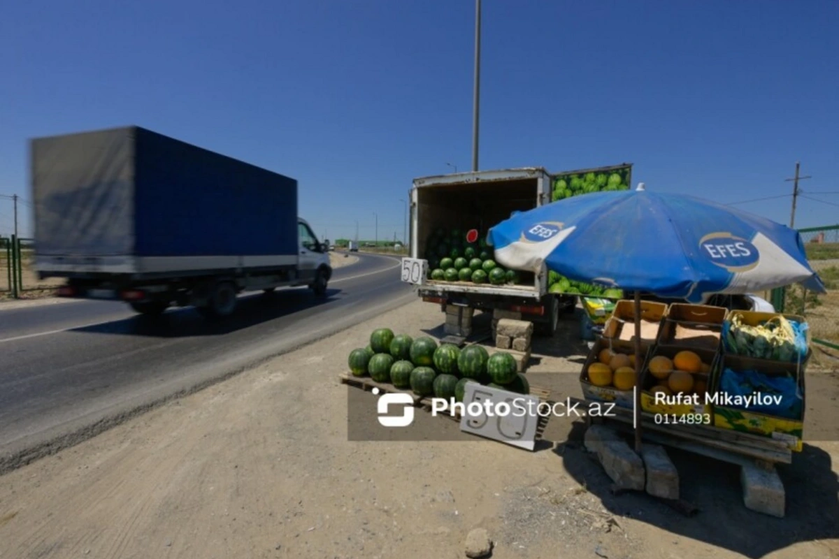 Какие плюсы и минусы есть у уличной торговли в Азербайджане?