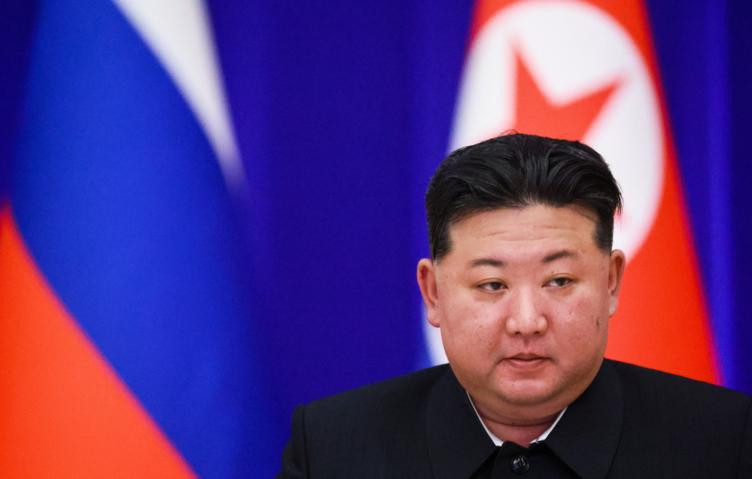 Ким Чен Ын присутствовал при испытании РСЗО калибра 600 мм нового типа