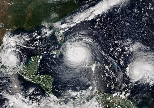 Количество циклонов в Атлантике существенно превысило прогнозы