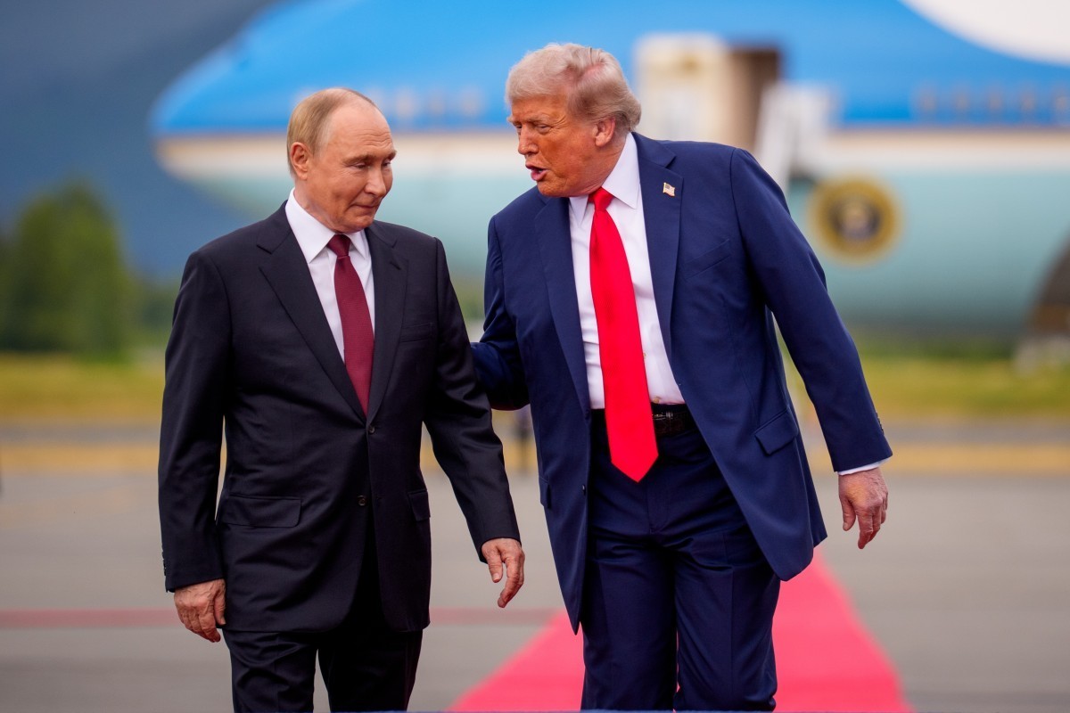 Кремль: Путин и Трамп провели часовой телефонный разговор