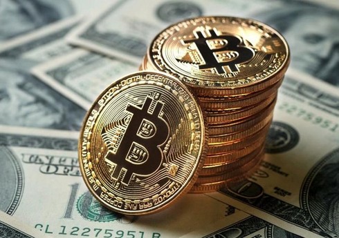 Курс биткоина впервые в истории превысил $100 тыс.