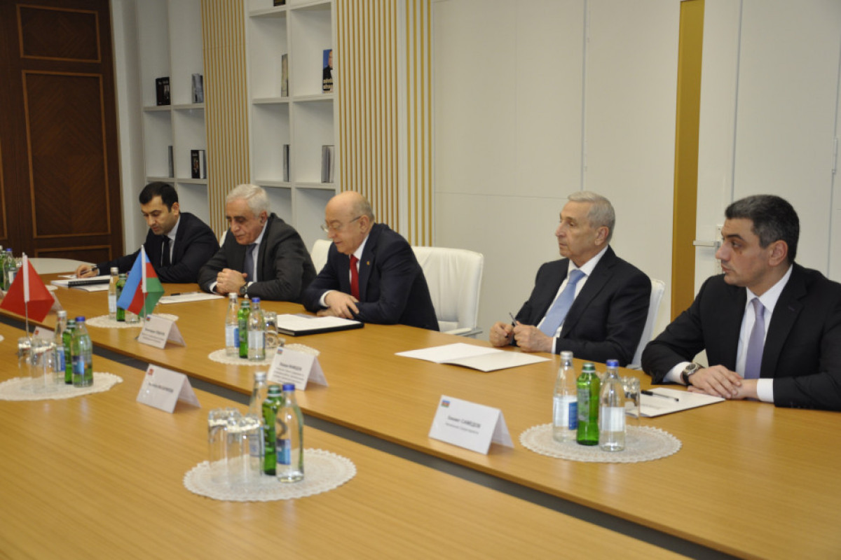 Кямаледдин Гейдаров встретился с министром по чрезвычайным ситуациям Кыргызской Республики