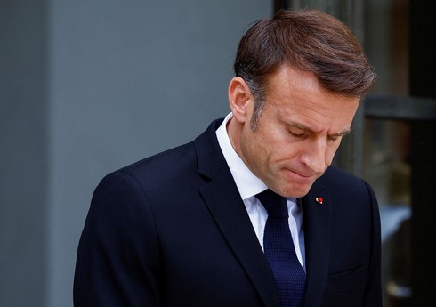 Левая оппозиция во Франции потребовала отставки Макрона