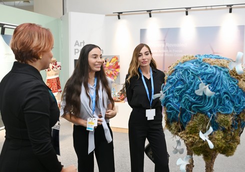 Лейла Алиева и Арзу Алиева ознакомились с инклюзивной выставкой, представленной на COP29