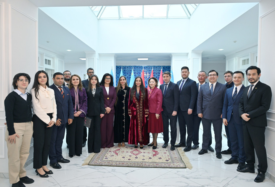 Лейла Алиева и Арзу Алиева посетили Фонд тюркской культуры и наследия-ФОТО