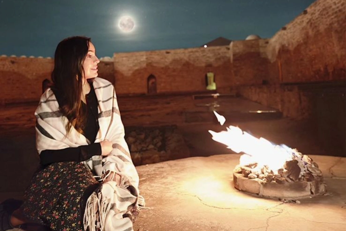 Лейла Алиева поделилась публикацией из храма "Атешгях"