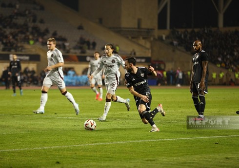 Лига Европы УЕФА: "Аякс" забил в ворота "Карабаха" два гола за три минуты