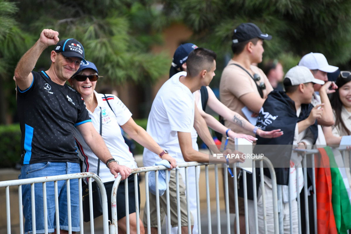 Ликование фанатов «Формулы-1»-ФОТОЛЕНТА