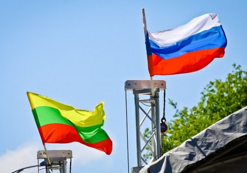 Литва начнет лишать ВНЖ россиян за частные поездки в РФ или Беларусь