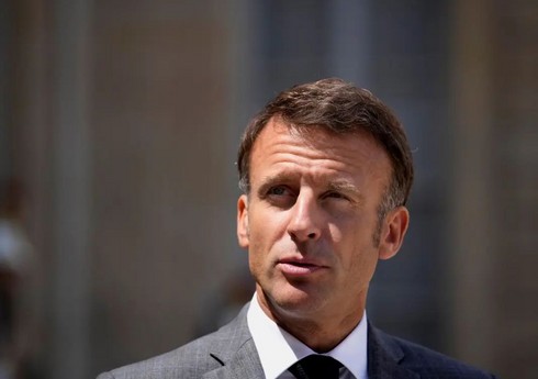 Макрон встретится с Папой Франциском на Корсике