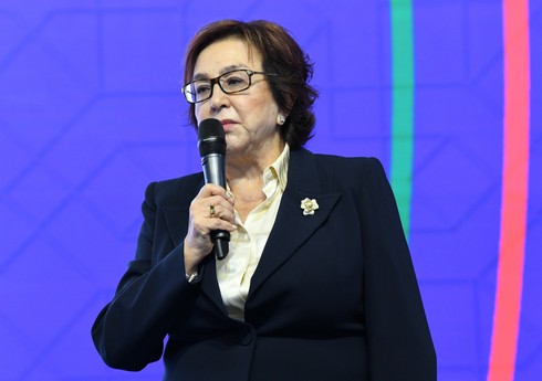 Малейка Аббасзаде: С 2026 года экзамены с числом участников менее 10 тыс. будут проводиться в электронном формате