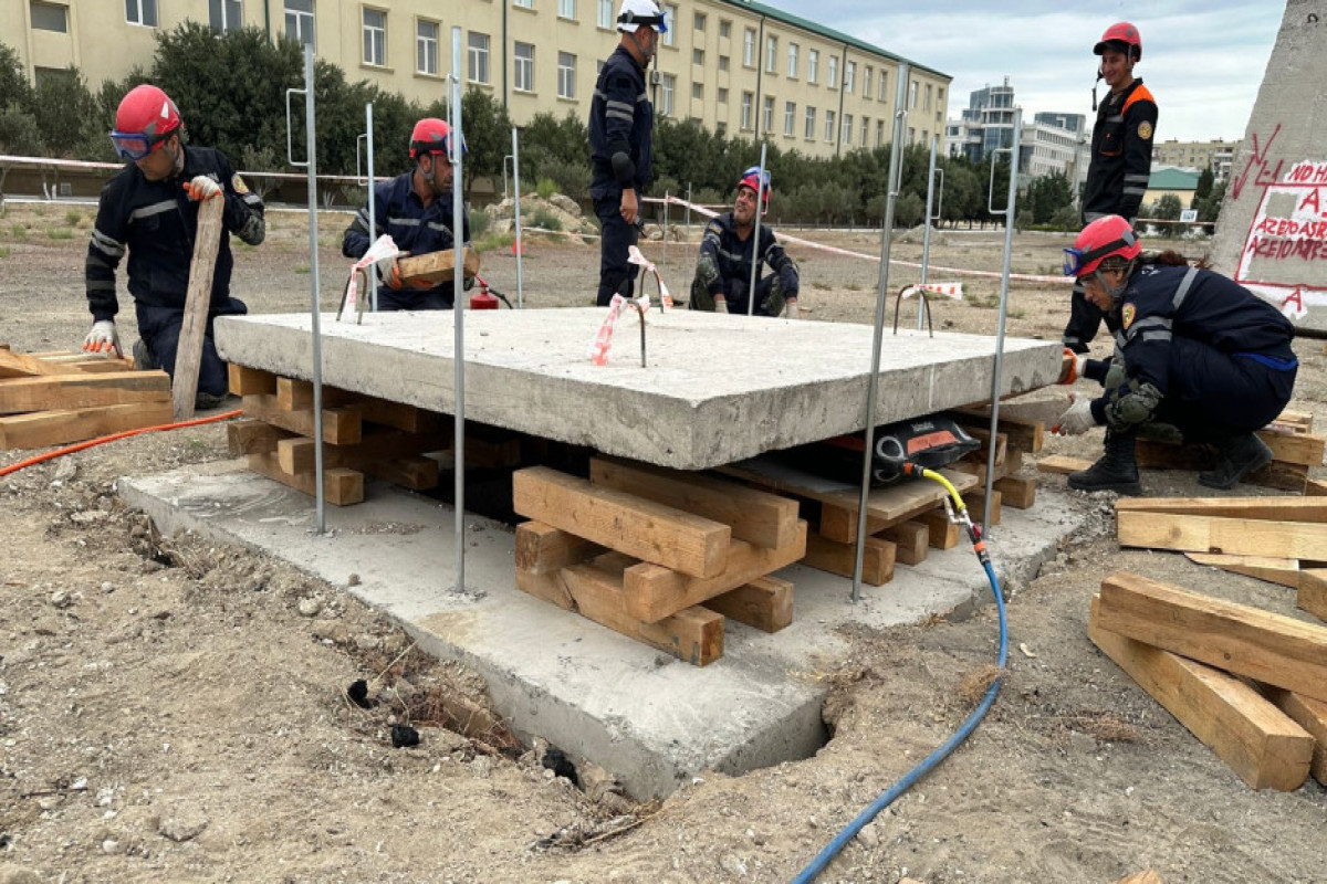 МЧС Азербайджана провело учение по подготовке к международным гуманитарным операциям - ВИДЕО-ФОТО