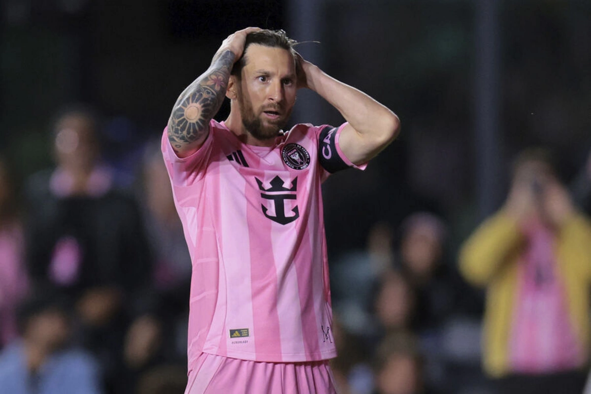 Месси получил травму, покинув поле уже на 11-й минуте матча