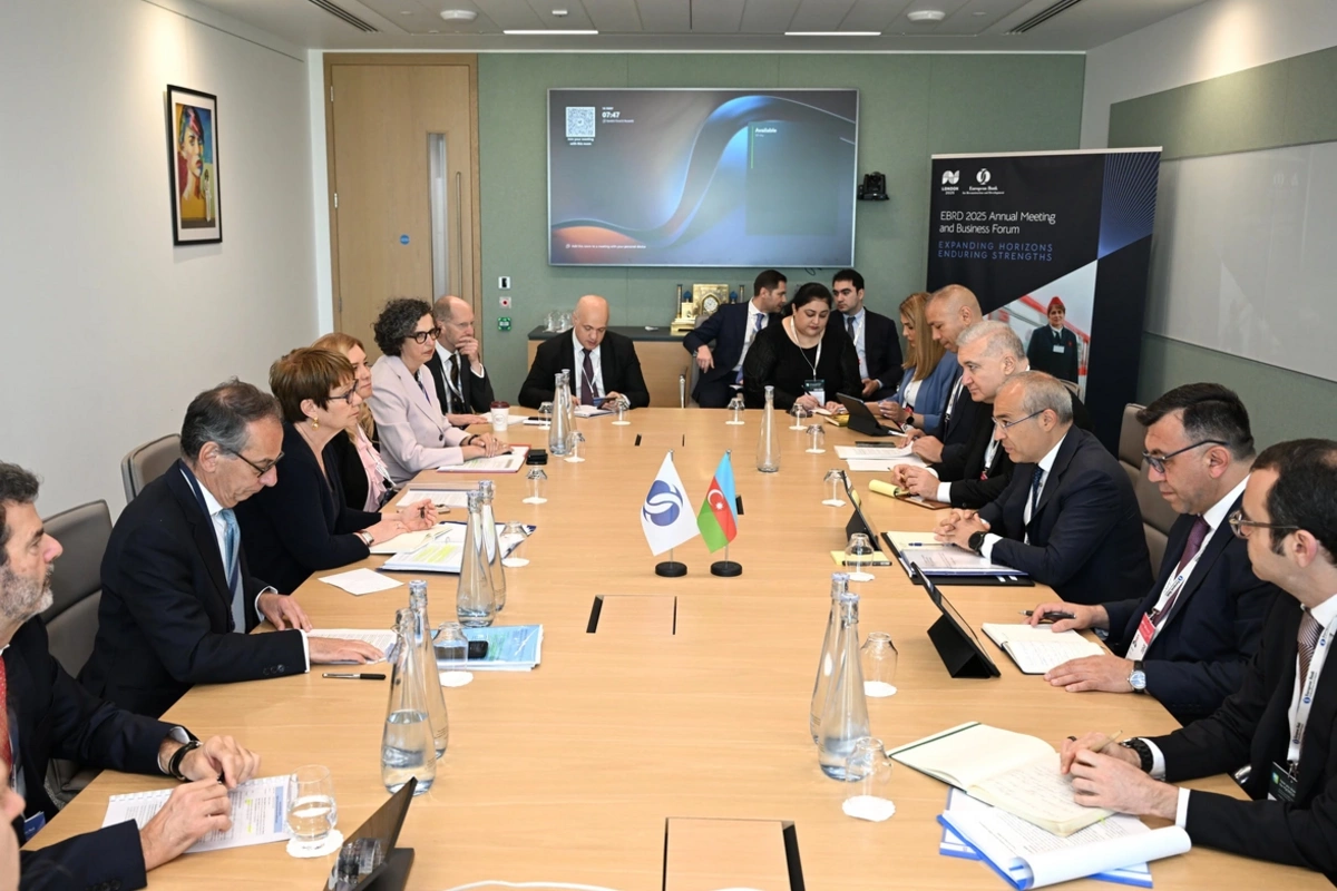 Микаил Джаббаров обсудил с президентом ЕБРР проекты в сфере зеленой энергетики