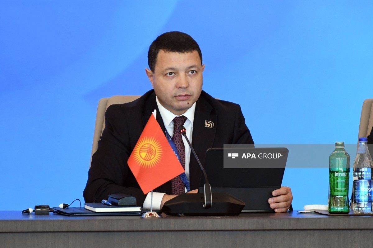 Министр: Культурные и гуманитарные связи между Бишкеком и Баку укрепляются
