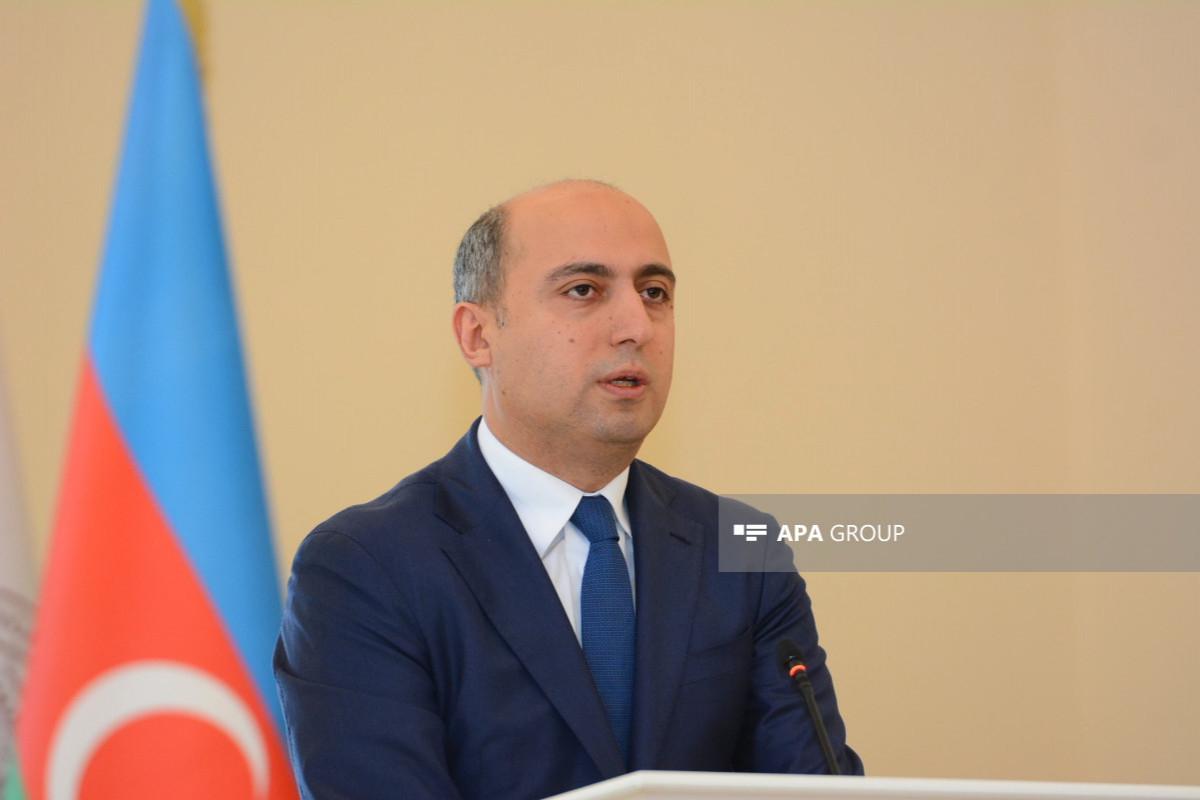 Министр науки и образования Азербайджана: Информация о том, что будут закрыты 1500 школ, не соответствует действительности