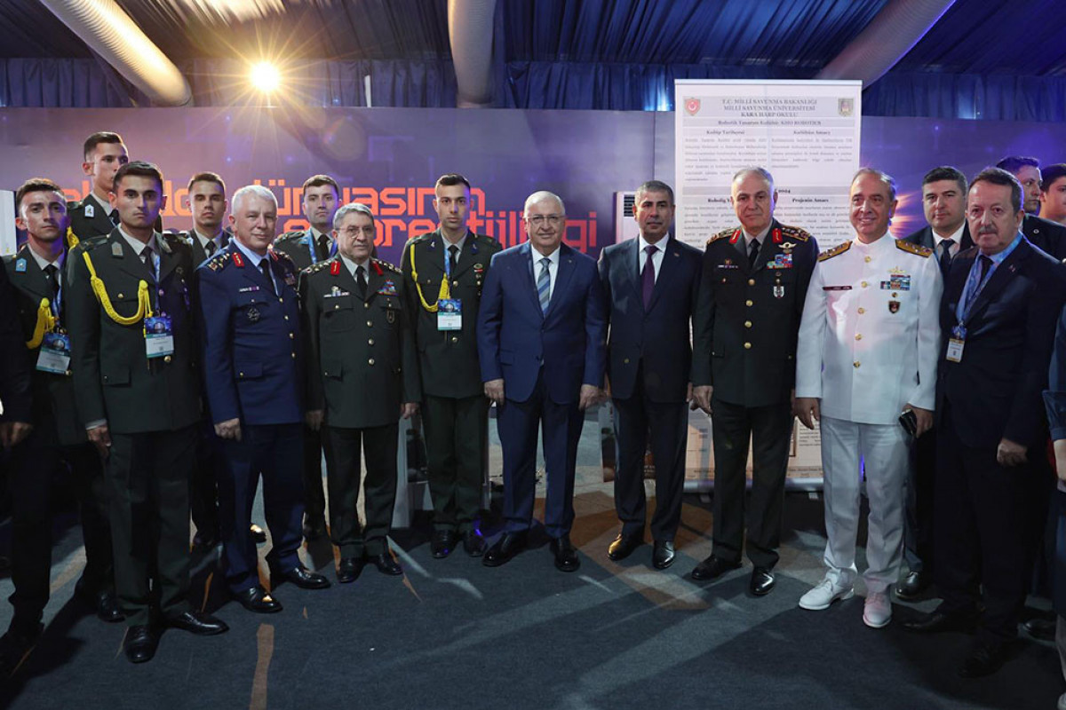 Министр обороны Азербайджана встретился с Яшаром Гюлером-ФОТО