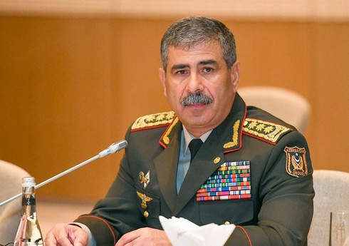 Министр обороны поздравил личный состав с Днем победы