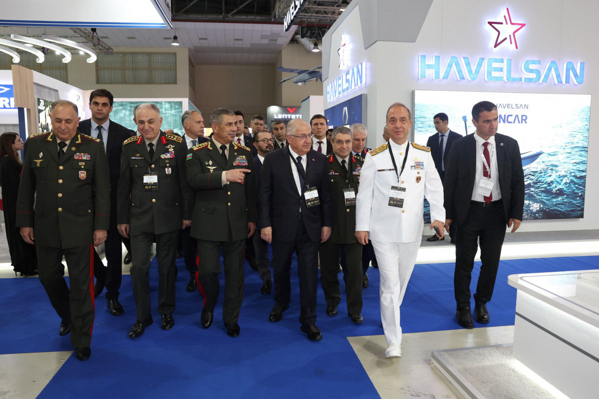 Министр обороны Турции принял участие в выставке ADEX-2024