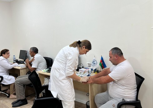 Минздрав организовал в Агдеринском районе выездные медосмотры населения