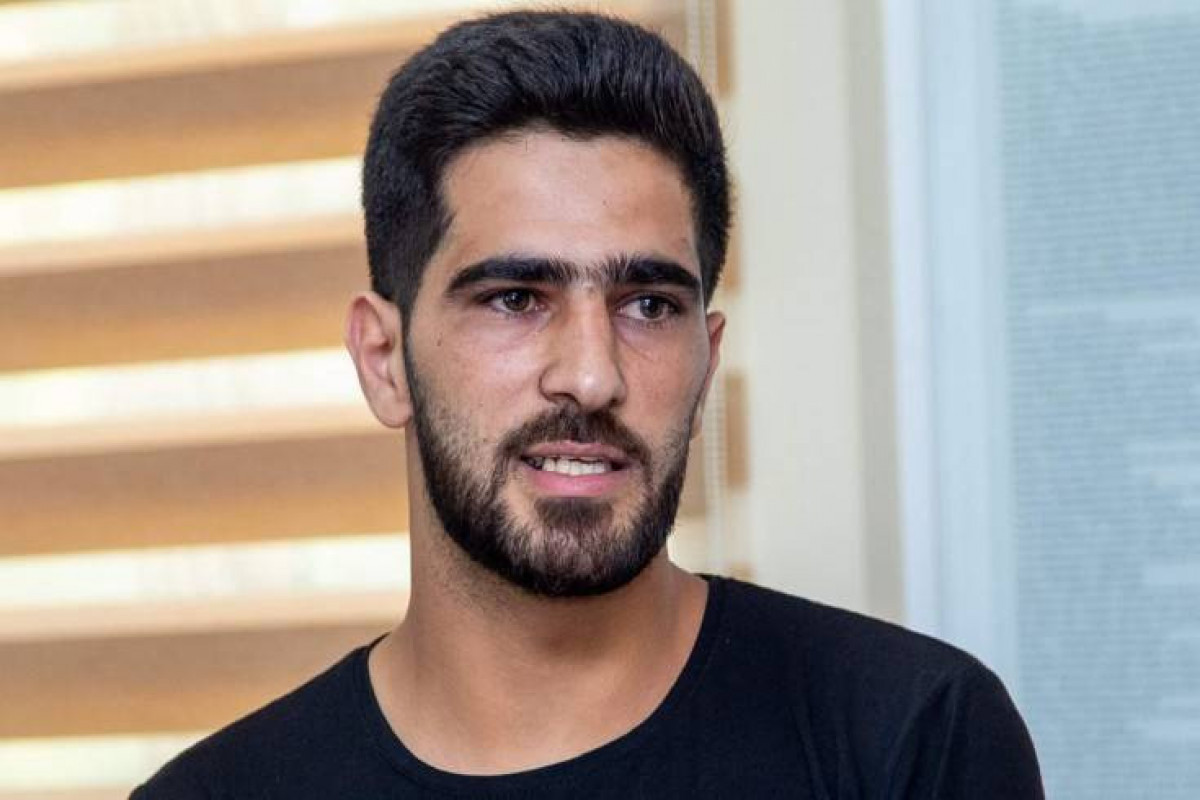 Молодой поэт Гасан Кюр выписан из больницы, у него диагностировано нарушение памяти, он не может ходить