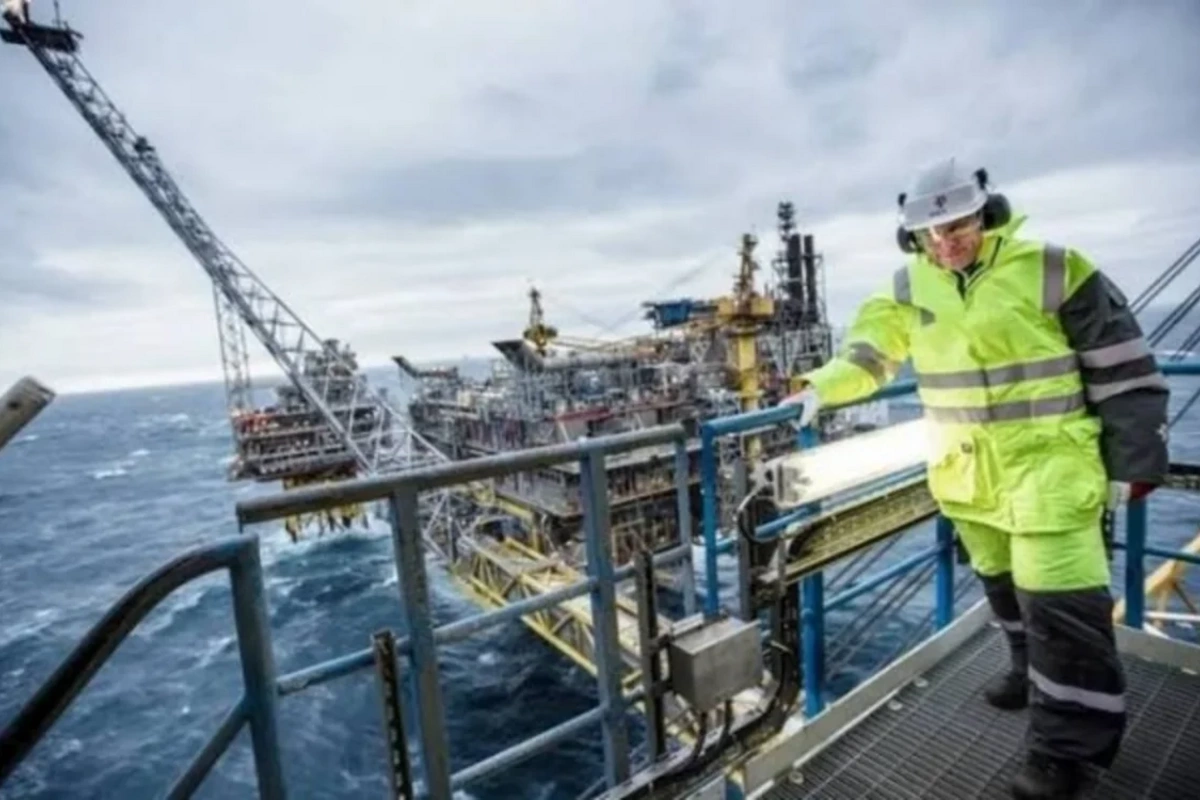 На производственных объектах "Азнефти" усилены меры безопасности из-за ветреной погоды