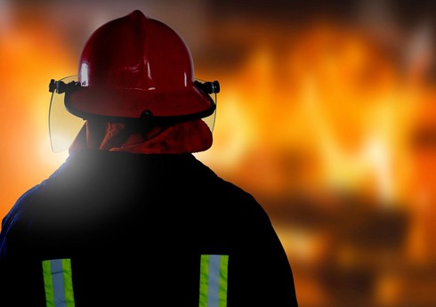 На севере Франции из-за пожара обрушилась колокольня церкви