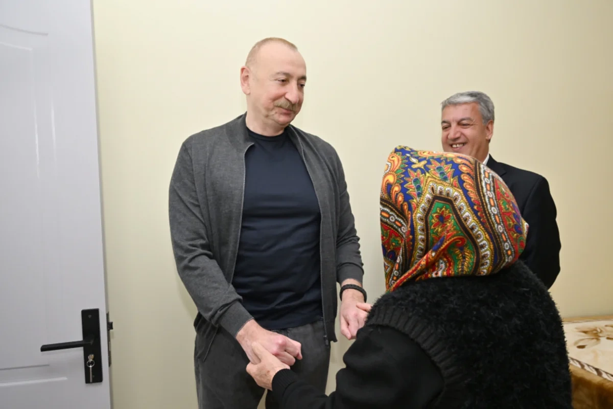 На страницах Президента Ильхама Алиева в соцсетях опубликован видеоролик о поездке в Шушу