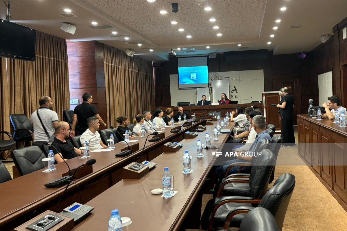 На внеочередных парламентских выборах в Азербайджане примут участие 57% респондентов - ОПРОС