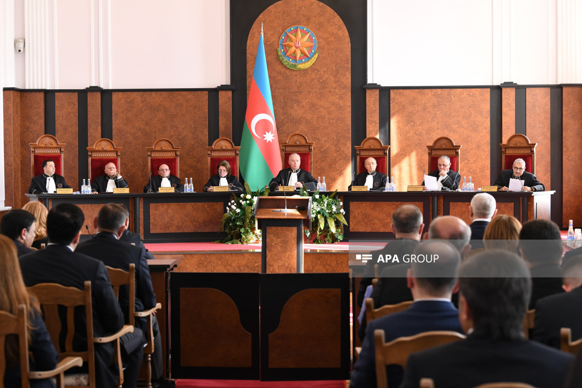 На заседании Конституционного суда Азербайджанской Республики рассматривается вопрос утверждения результатов парламентских выборов, судьи удалились на совещание -ОБНОВЛЕНО-1-ФОТО