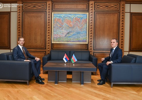 Началась встреча Джейхуна Байрамова с сербским коллегой