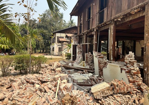 Находившиеся под завалами школы в Мьянме пятеро детей погибли, ведутся поиски остальных