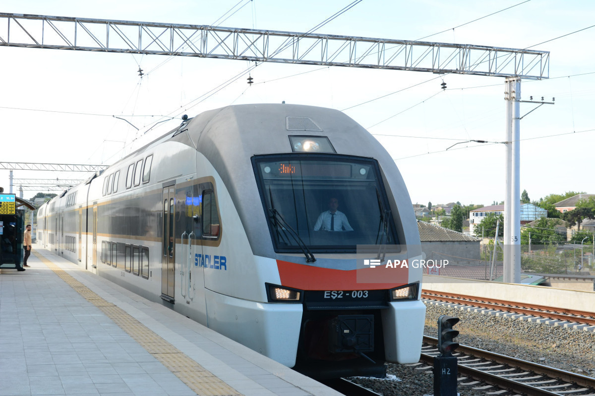 Назначены дополнительные железнодорожные рейсы по маршруту Баку - Агстафа - Баку